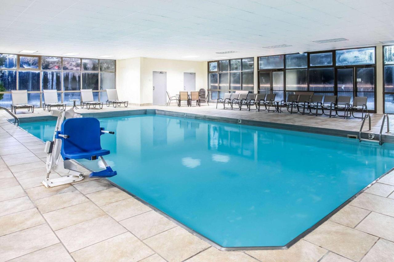 La Quinta Inn By Wyndham Davenport & Conference Center Екстер'єр фото