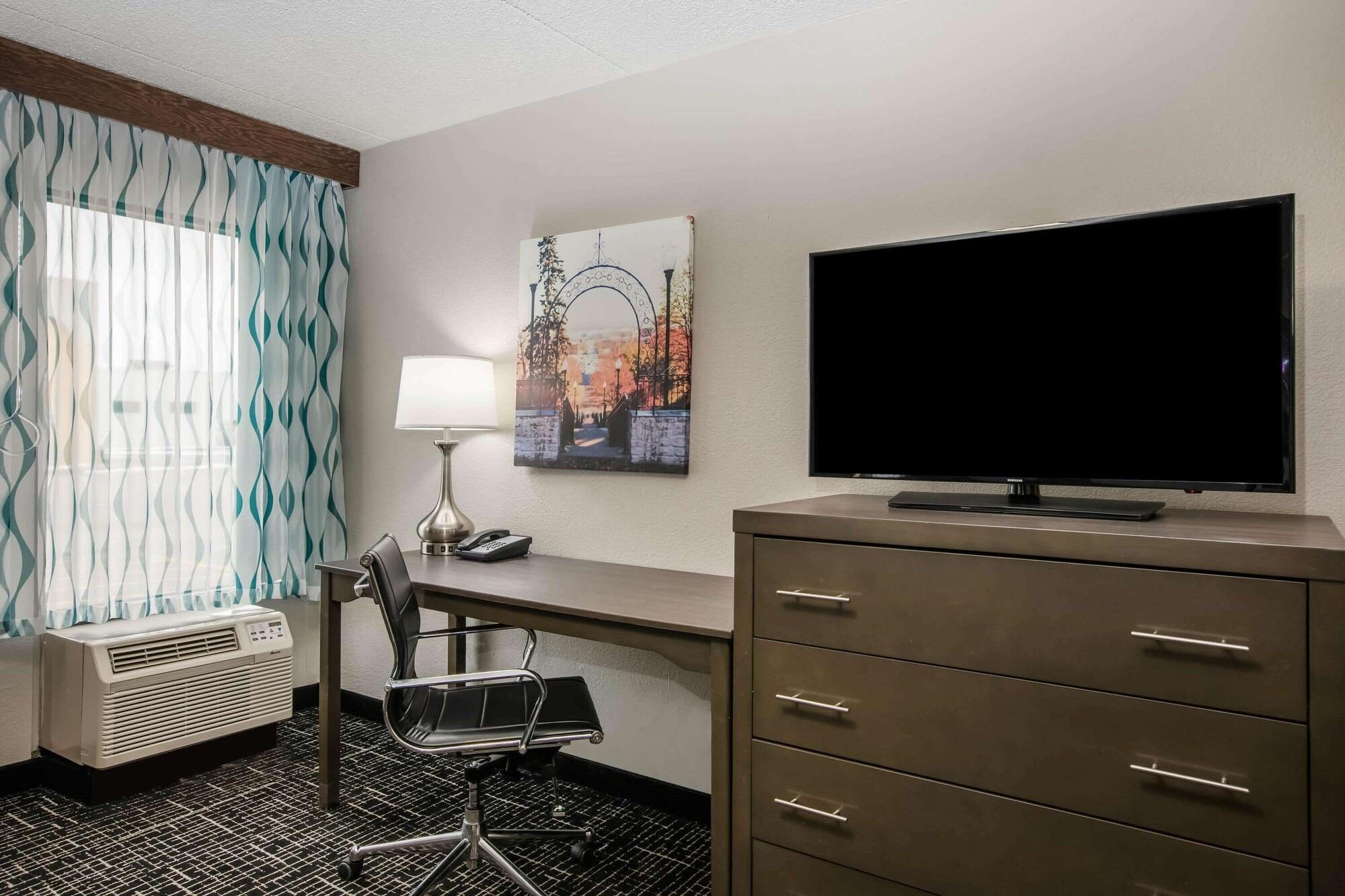 La Quinta Inn By Wyndham Davenport & Conference Center Екстер'єр фото
